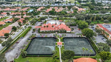 Exquisitely remodeled 3-bedroom, 2-bath corner villa in the - photo 51
