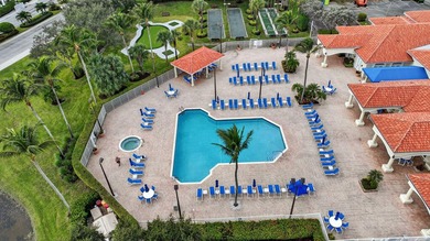 Exquisitely remodeled 3-bedroom, 2-bath corner villa in the - photo 54