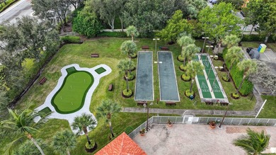 Exquisitely remodeled 3-bedroom, 2-bath corner villa in the - photo 55