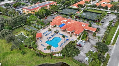 Exquisitely remodeled 3-bedroom, 2-bath corner villa in the - photo 56