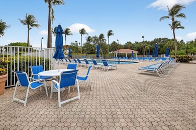 Exquisitely remodeled 3-bedroom, 2-bath corner villa in the - photo 58