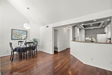 Rare Find! Beautifully upgraded top-floor penthouse in the - photo 12