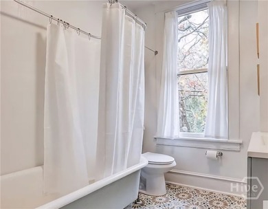 Charming, Fully Renovated Historic Home in the Heart of Savannah - photo 32