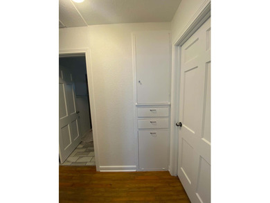 Charming 2 bedroom, 1 bath home featuring original hardwood - photo 7