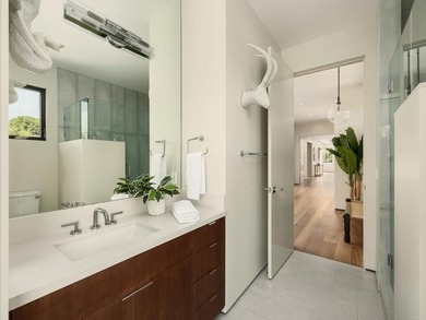 Beauty, space and privacy define this exceptional residence - photo 38