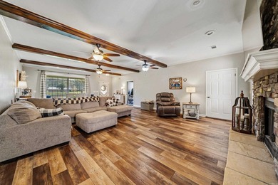 Welcome Home! Move in Ready with nice remodel! This beautiful - photo 4