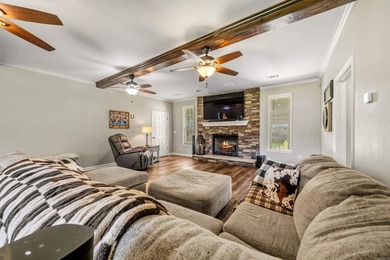 Welcome Home! Move in Ready with nice remodel! This beautiful - photo 5