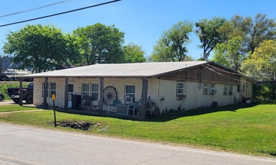 Income-producing duplex AND 6960SF warehouse on nearly 1 acre - photo 2