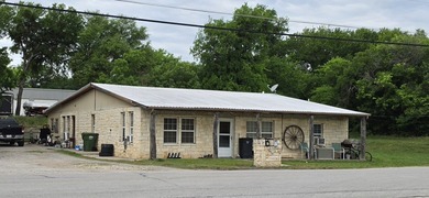 Income-producing duplex AND 6960SF warehouse on nearly 1 acre - photo 4