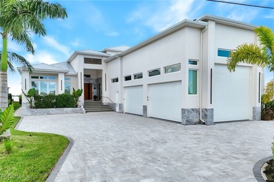 Spectacular Riverfront Estate: More than 1/2 acre lot (21,824sqf - photo 3