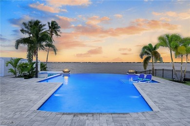 Spectacular Riverfront Estate: More than 1/2 acre lot (21,824sqf - photo 6
