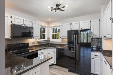 Enjoy outdoor living in the Racquet Club Villas at Burlingame - photo 22