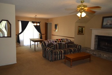 Charming Victorian/Cottage style calling out for your updating - photo 2
