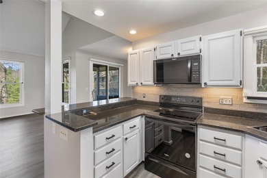 Enjoy outdoor living in the Racquet Club Villas at Burlingame - photo 23