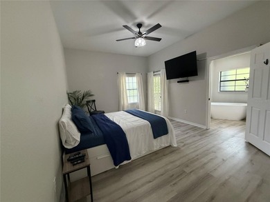 This clean streamlined condo was remodeled in 2023. New AC 2023 - photo 3