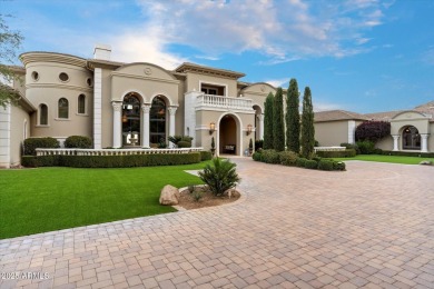 Bespoke Residence, on Camelback Mountain High above the valley