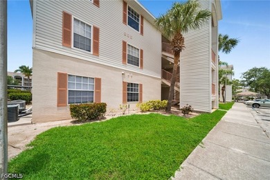 Don't miss this beautifully renovated 3rd-floor, 2-bedroom - photo 3