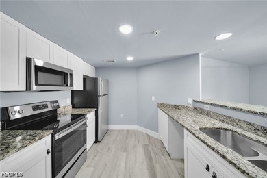 Don't miss this beautifully renovated 3rd-floor, 2-bedroom - photo 8