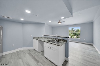 Don't miss this beautifully renovated 3rd-floor, 2-bedroom - photo 10