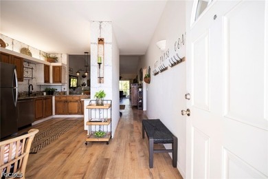 LOCATION - LOCATION - LOCATION - This beautiful 2nd floor (2 - photo 3