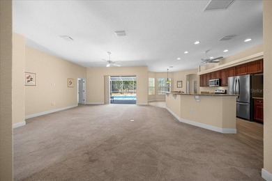 Perfectly positioned in the highly desirable Oak Village section - photo 6