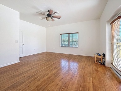 *** MOTIVATED SELLER - BRING ALL OFFERS. AVAILABLE FOR A QUICK - photo 47