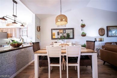 LOCATION - LOCATION - LOCATION - This beautiful 2nd floor (2 - photo 7