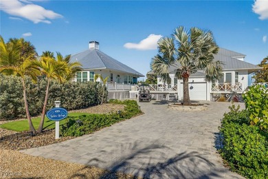 Water Wings cottage is waterfront, two-stories with Master on - photo 5