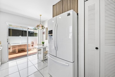 Move right into this beautifully maintained, fully furnished - photo 11