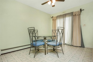 4-bedroom home with a flexible layout in Bay Shore and a - photo 13