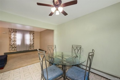 4-bedroom home with a flexible layout in Bay Shore and a - photo 15