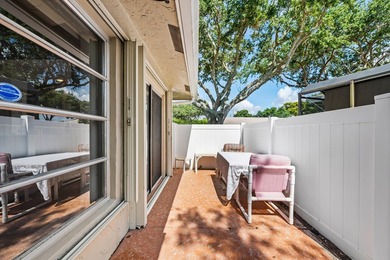 Move right into this beautifully maintained, fully furnished - photo 20