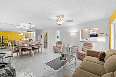 Move right into this beautifully maintained, fully furnished - photo 28
