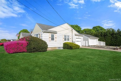 WELCOME TO YOUR NEXT HOME! SOLID BUILT 1957 HARDWOOD FLOORS - photo 10