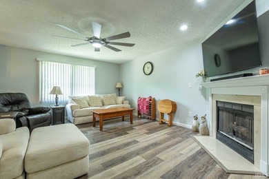 This stunning home on a 1.73 acre site has been freshly - photo 5