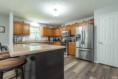 This stunning home on a 1.73 acre site has been freshly - photo 10