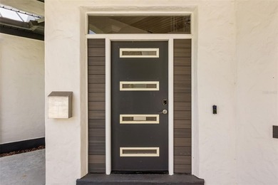 Beautifully updated 4-bed, 2.5-bath home on one of College - photo 3