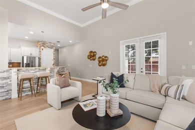 Beautifully updated 4-bed, 2.5-bath home on one of College - photo 8