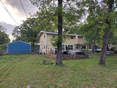 This well keep home is ready for it new owner. This two story - photo 1