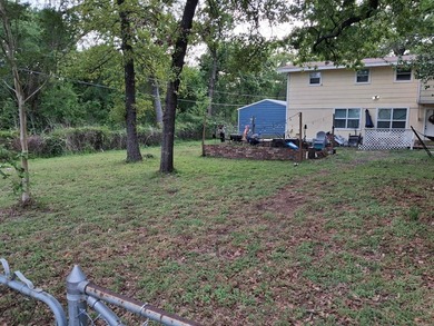 This well keep home is ready for it new owner. This two story - photo 2