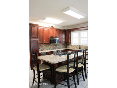 Truly incredible and remarkable property with value around every - photo 12