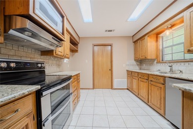 Turn-key lake house with a huge 1.25 Acre lot! Take a look at - photo 15