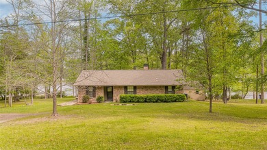 Turn-key lake house with a huge 1.25 Acre lot! Take a look at - photo 31