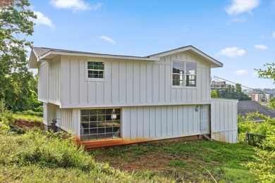 Tennessee River - Hamilton County Home For Sale in Chattanooga Tennessee