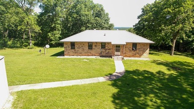 Located St. Clair county on 81 breathtaking acres and bordering - photo 3
