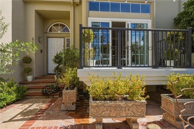 Coveted SeaCliff on the Greens Executive townhome. Light-filled - photo 4