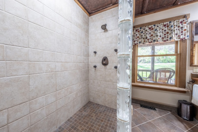 Beautiful updates, Waterfront home with a garage and end dock! - photo 16
