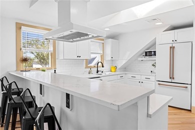 Unmatched views define this top-floor residence. Perched above - photo 11