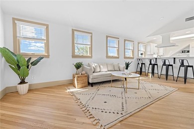 Unmatched views define this top-floor residence. Perched above - photo 15