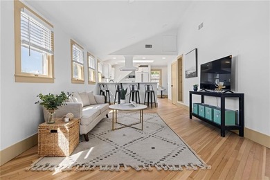 Unmatched views define this top-floor residence. Perched above - photo 16